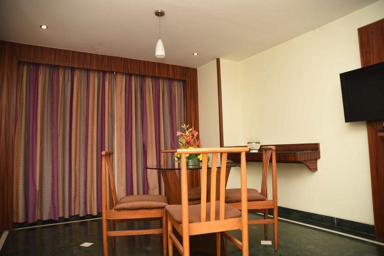 Hotel Maurya Bangalore Luaran gambar