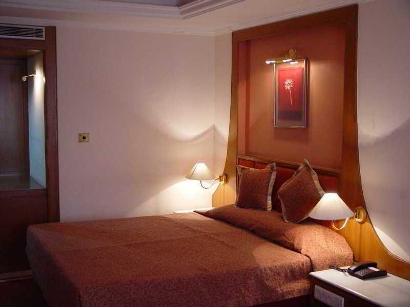 Hotel Maurya Bangalore Luaran gambar