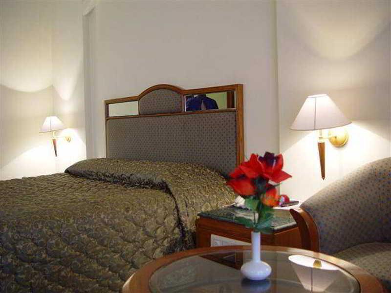Hotel Maurya Bangalore Luaran gambar