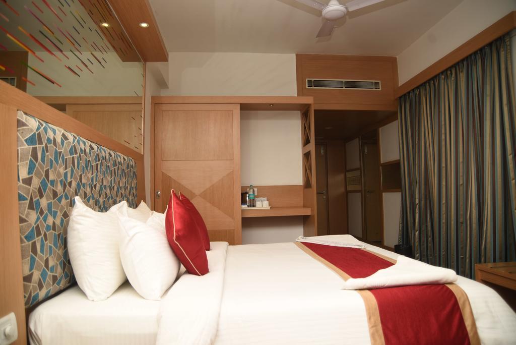 Hotel Maurya Bangalore Luaran gambar