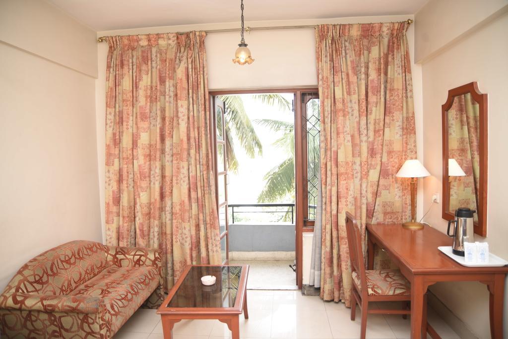 Hotel Maurya Bangalore Luaran gambar