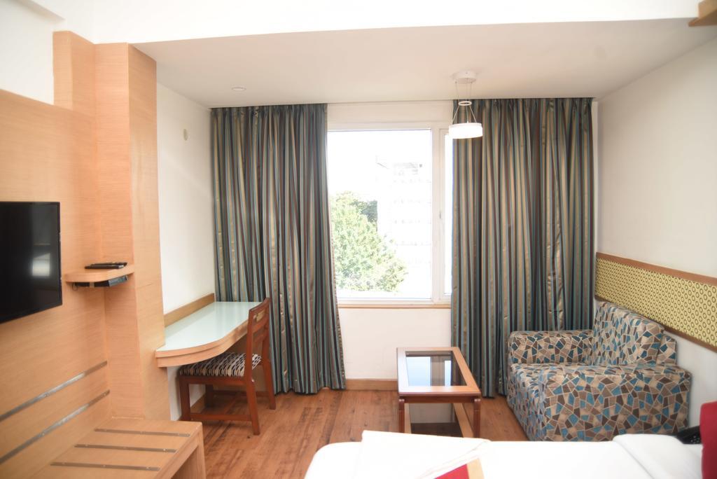 Hotel Maurya Bangalore Luaran gambar