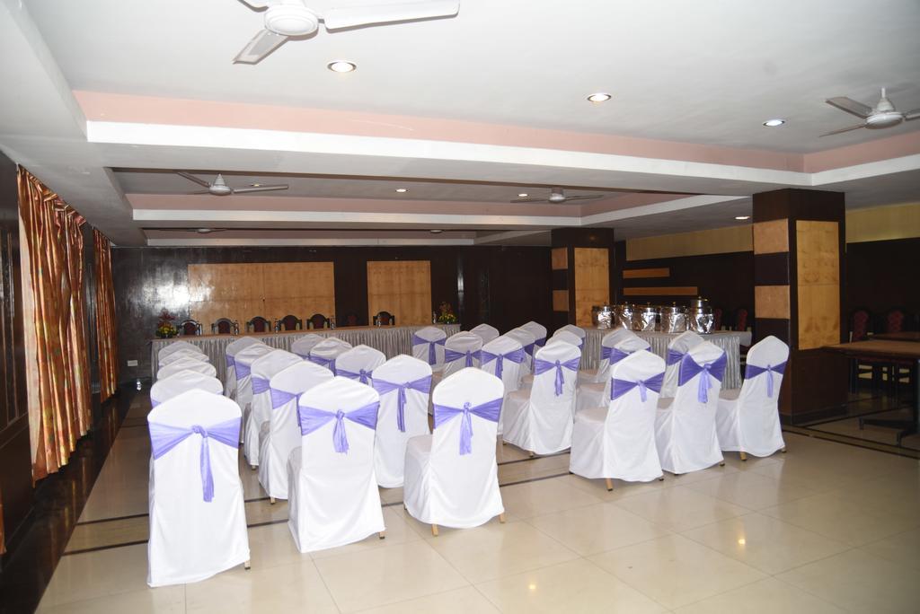 Hotel Maurya Bangalore Luaran gambar