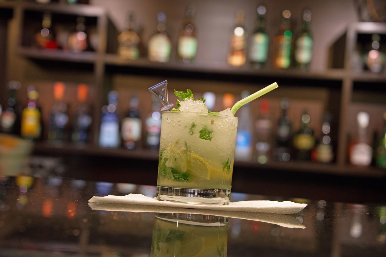 Hotel Maurya Bangalore Luaran gambar