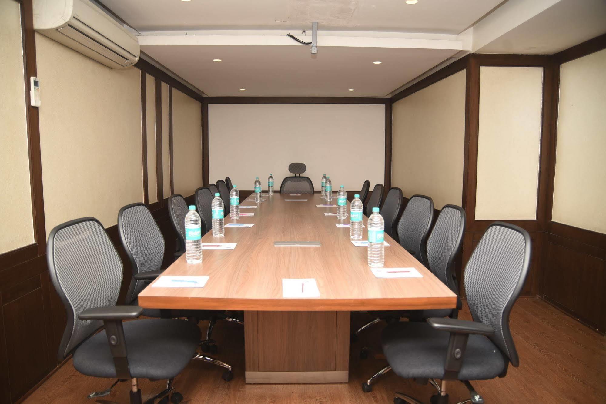Hotel Maurya Bangalore Luaran gambar